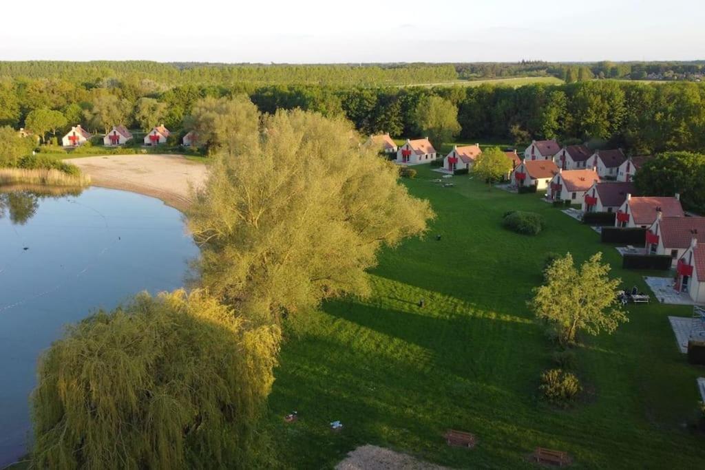 Vakantiehuis Aan Het Water -Incl Laadpaal- Ewijk Екстериор снимка