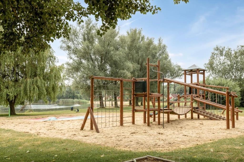 Vakantiehuis Aan Het Water -Incl Laadpaal- Ewijk Екстериор снимка